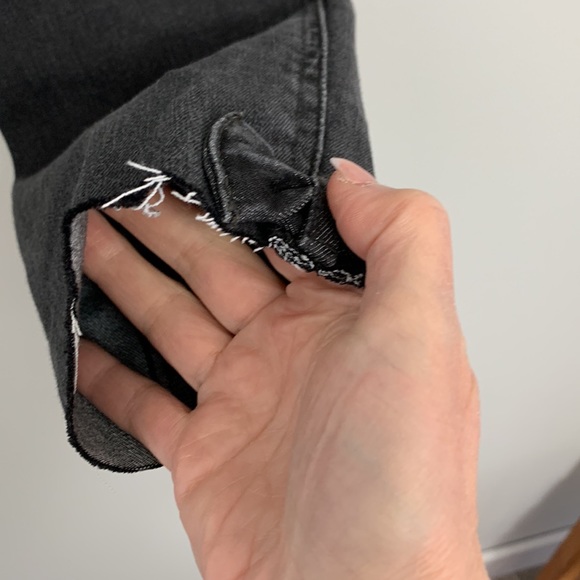 Levi’s 721 High Rise Skinny with Bow Ankle - Picture 9 of 12